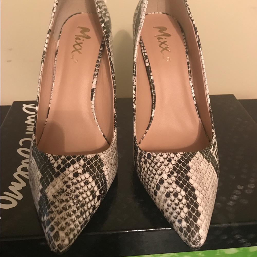Snakeskin high heel