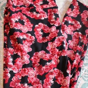 TC LuLaRoe Valentines leggings