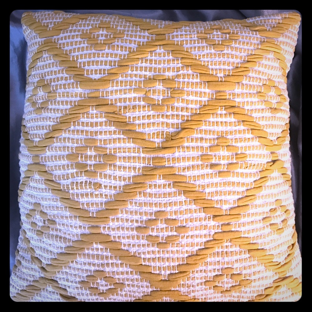 Decorative throw pillow