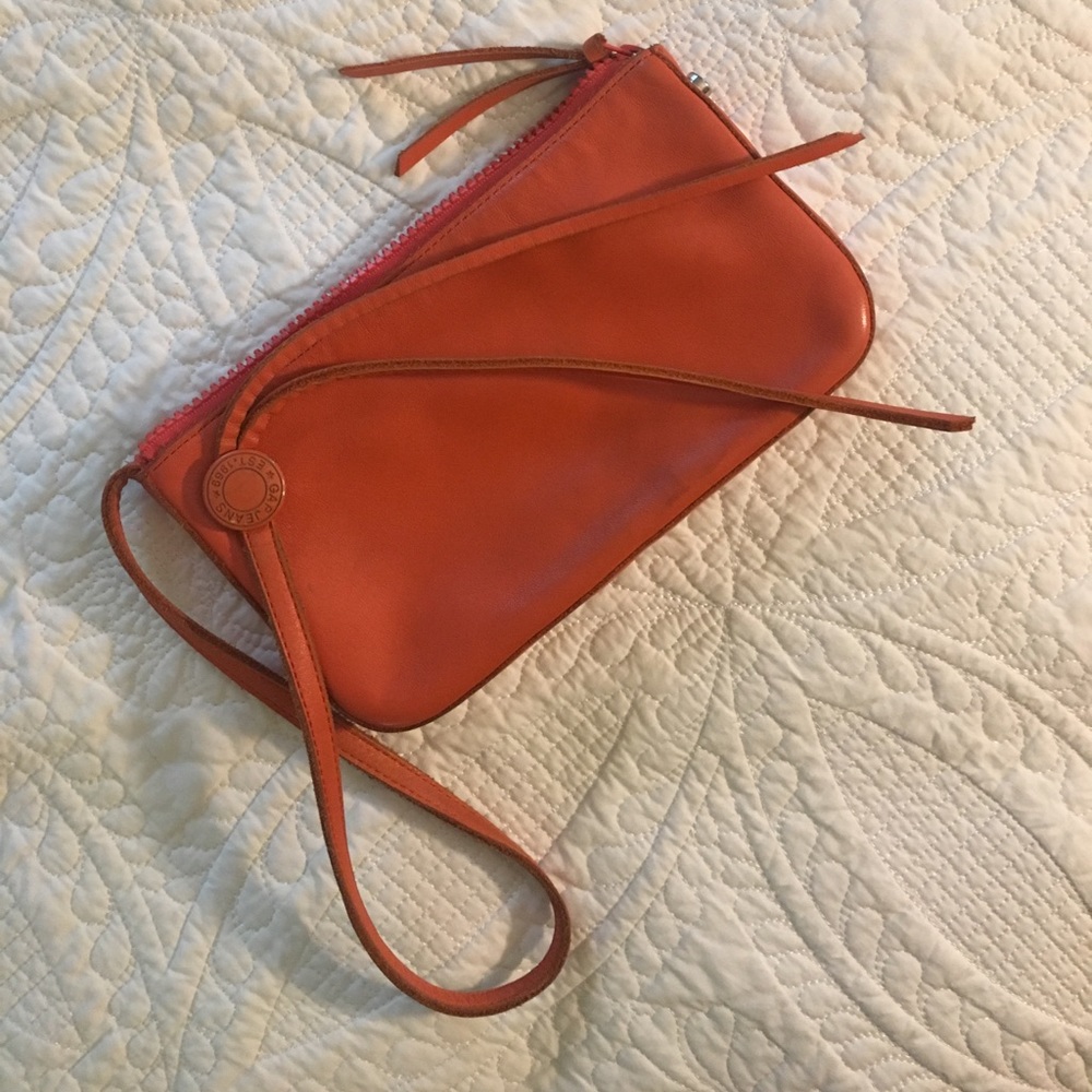 Gap wristlet/purse