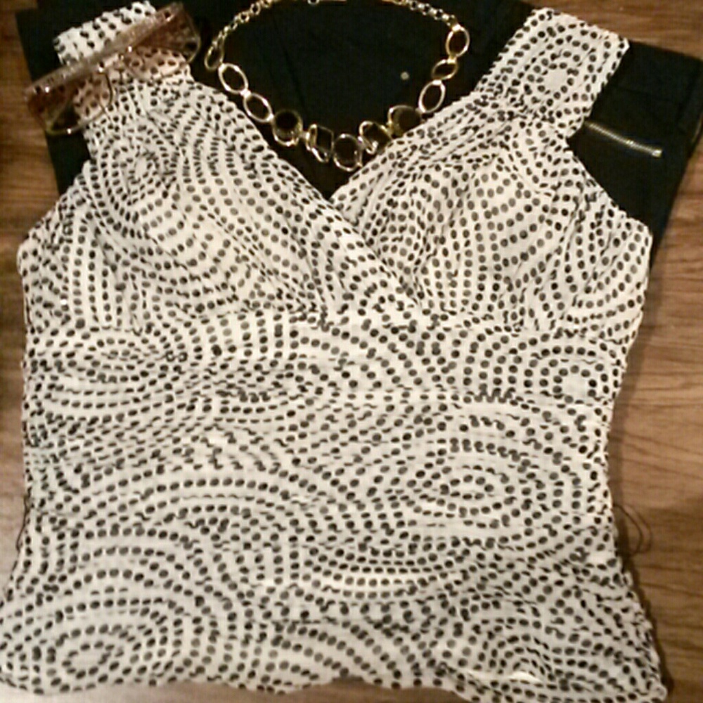 Veronique Young Gorgeous Top Elegant sz . m