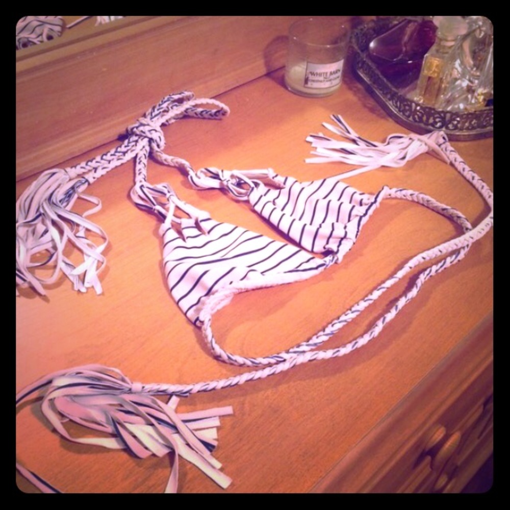 Acacia Tunnels Bikini Top in Cape Cod sz Small