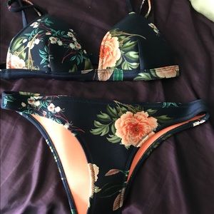 Triangl floral bikini