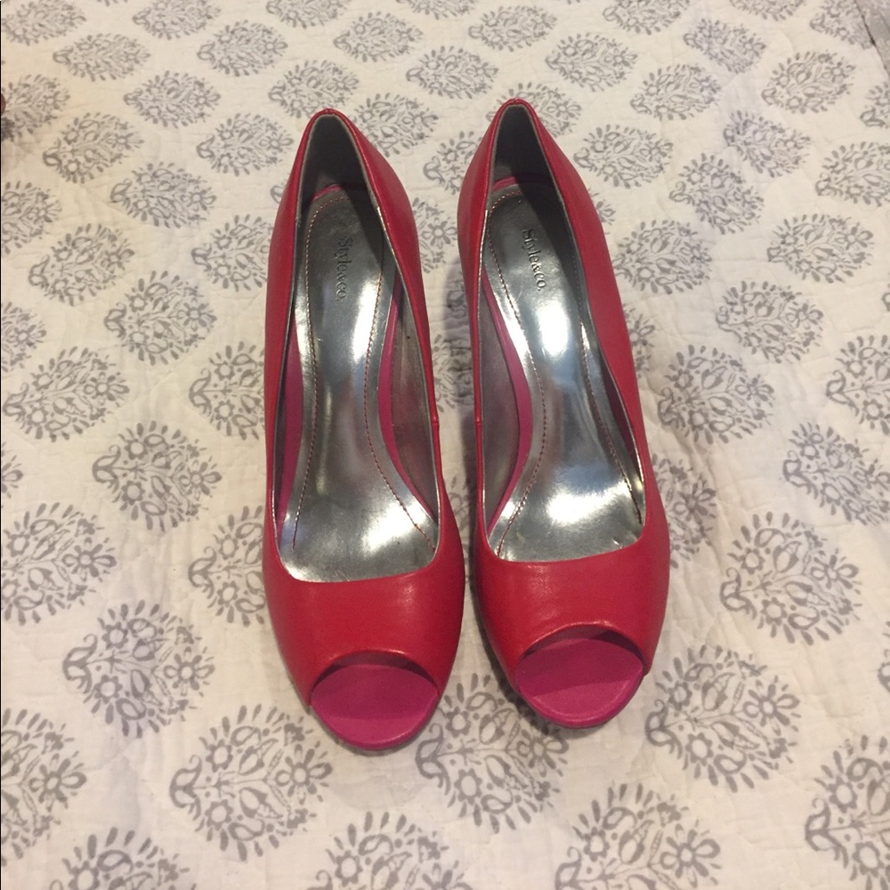 Style & Co Red Pumps with bright pink toebed