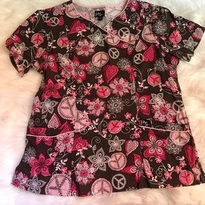 Peaches sport scrub top