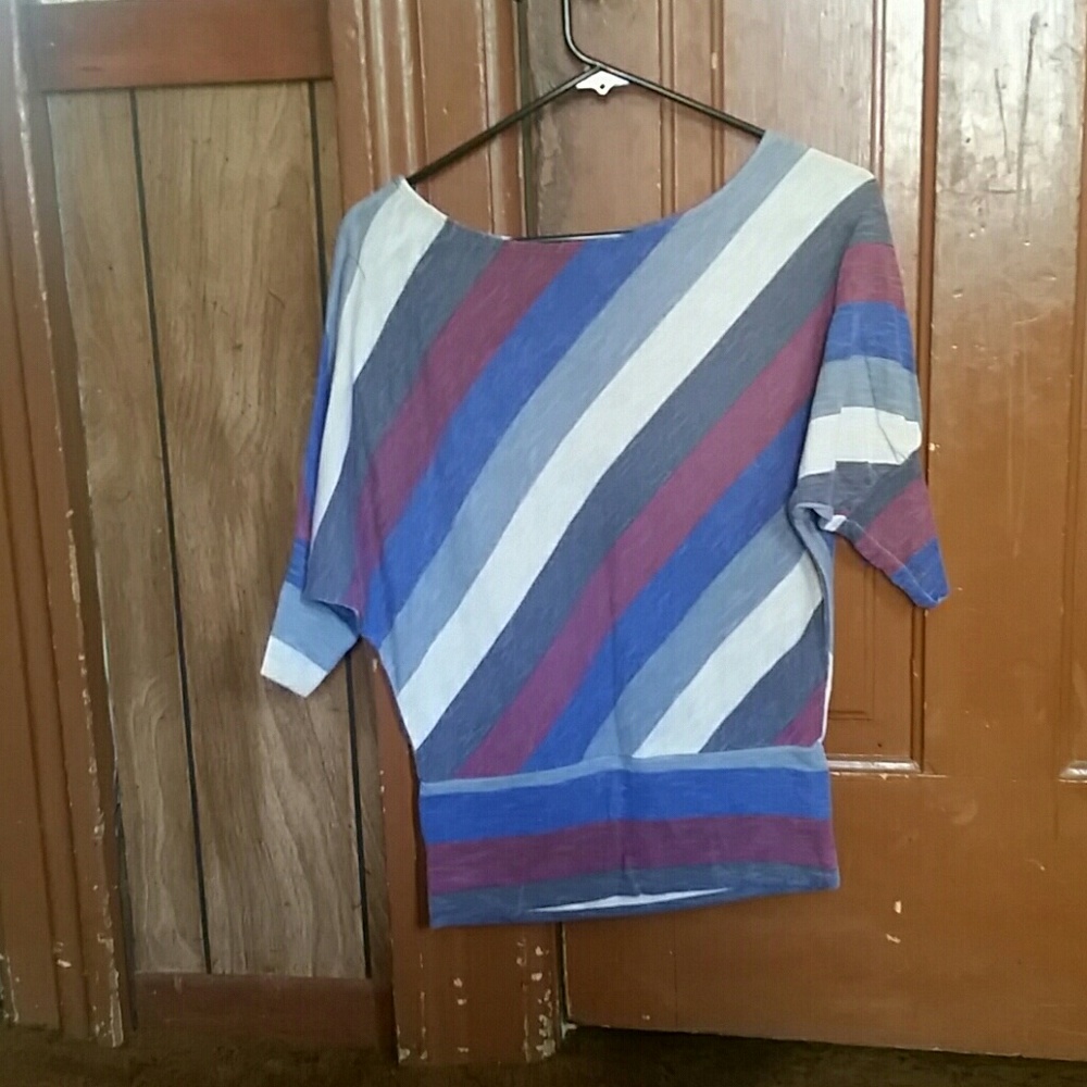 Nice half sleeve shirt.