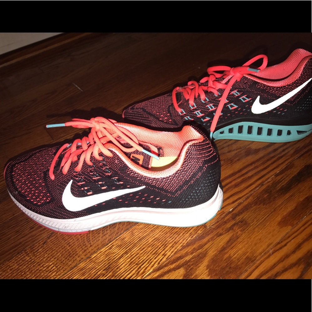 Nike sneakers SIZE 8.5