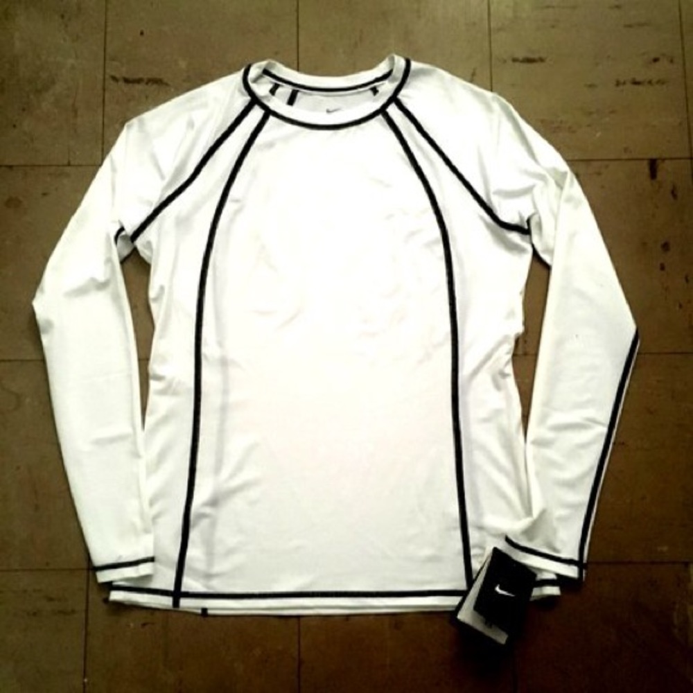 Nike top