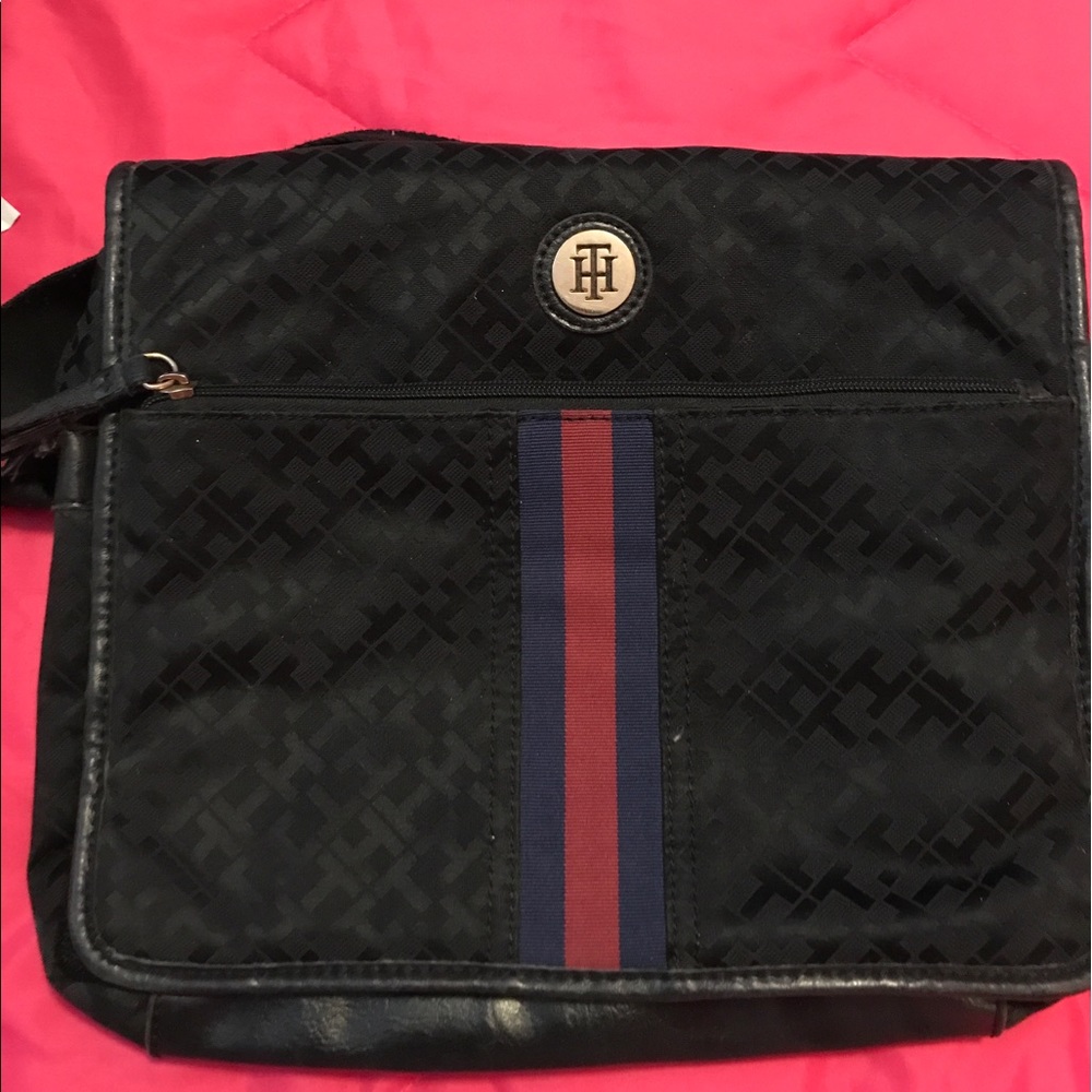 TOMMY HILFIGHER CROSSBODY BACKPACK