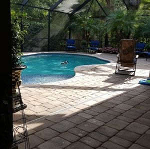 Meet your Posher, Devona