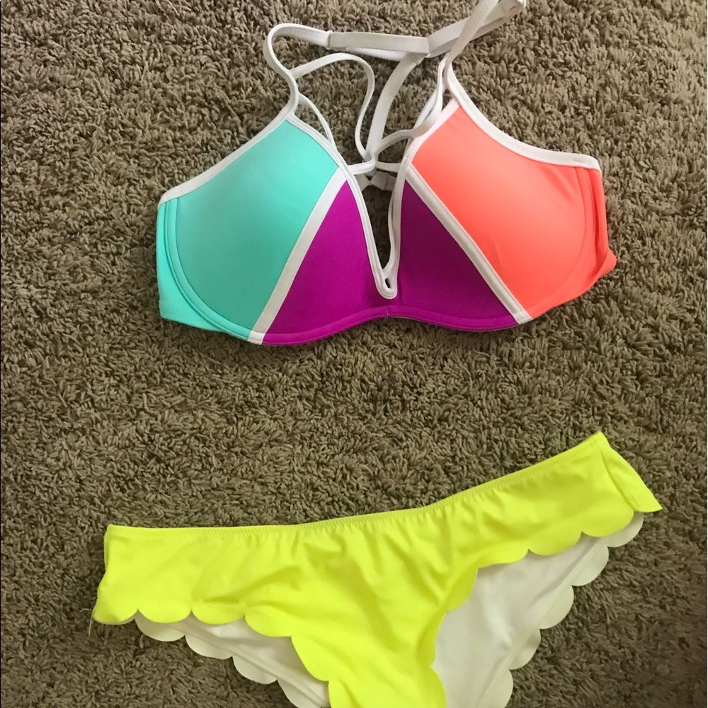 VS bikini