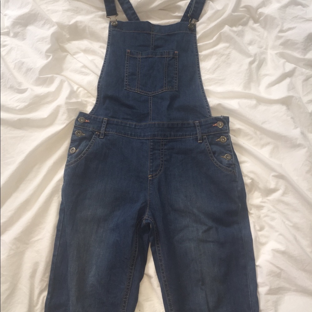adorable overalls!