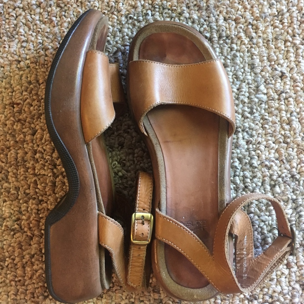 SZ 38 Tan Dansko Sandal Clogs