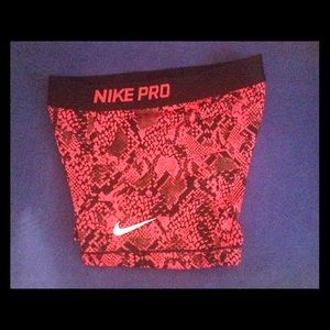 Final Price! Black and Red Nike Pro Worn Once