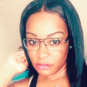 Meet your Posher, Kassandra