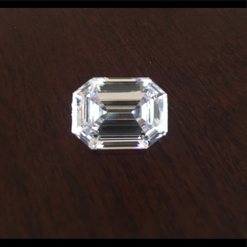 Two cz stones.