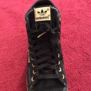 NEW: Adidas Shoes Women: Black/ Gold High-Top Shoe