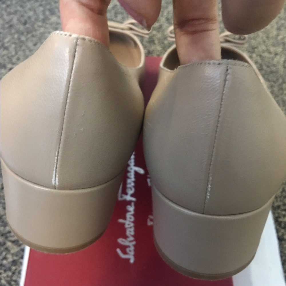 Salvatore Ferragamo Elea Bow Pump, Nero/Nude, 8.5B - Picture 6 of 8