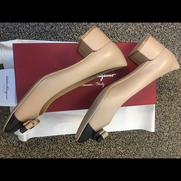 Salvatore Ferragamo Elea Bow Pump, Nero/Nude, 8.5B - Picture 3 of 8