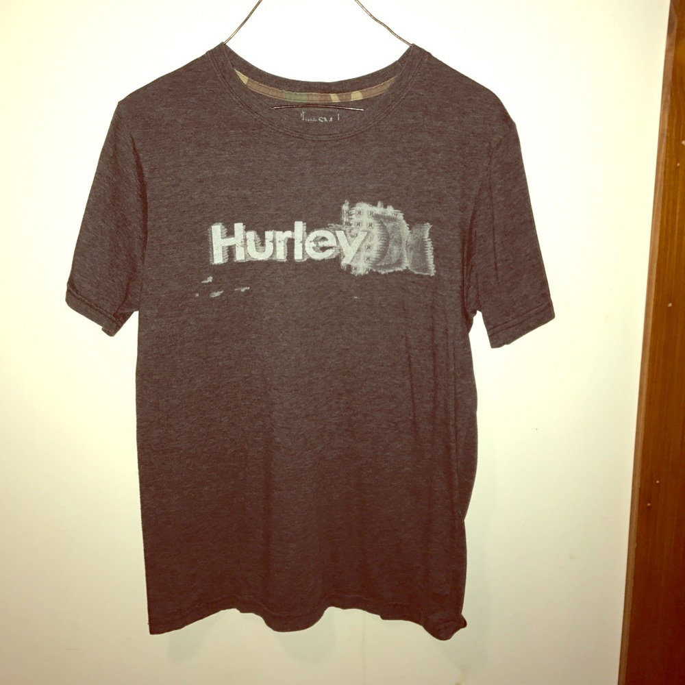 Hurley t shirt