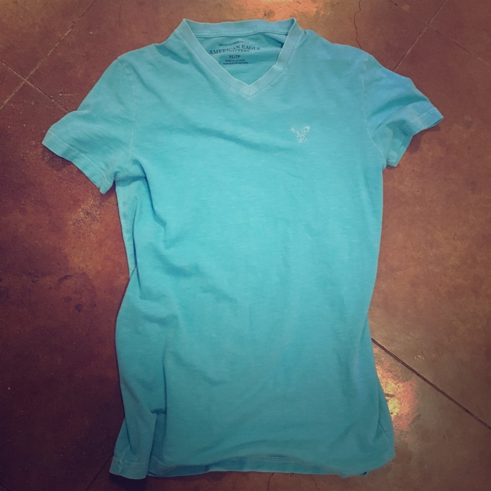 American Eagle V-Neck T