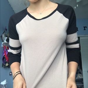 Brown/black baseball tee