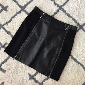 Black Cache Zipper Leather Mini Skirt Size 2 NWOT