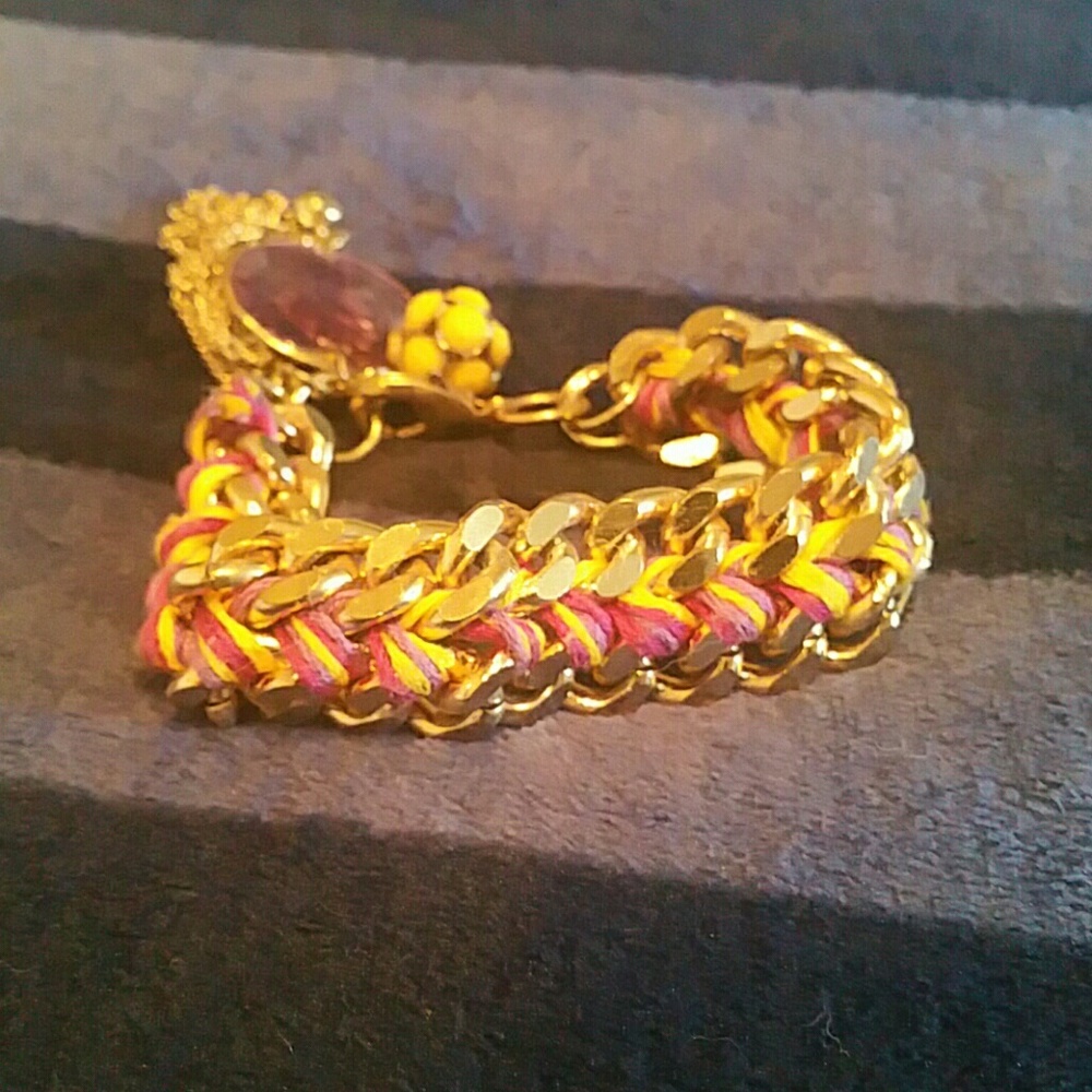 Gold chain bracelet