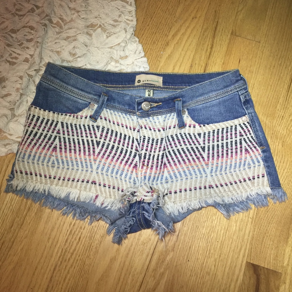 💥Like New💥 Roxy Boho Sexy Tribal frayed Shorts 3
