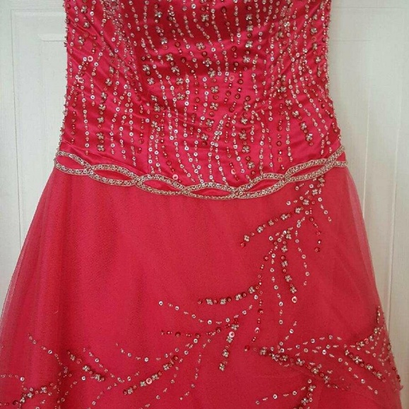 Dress - Picture 2 of 3