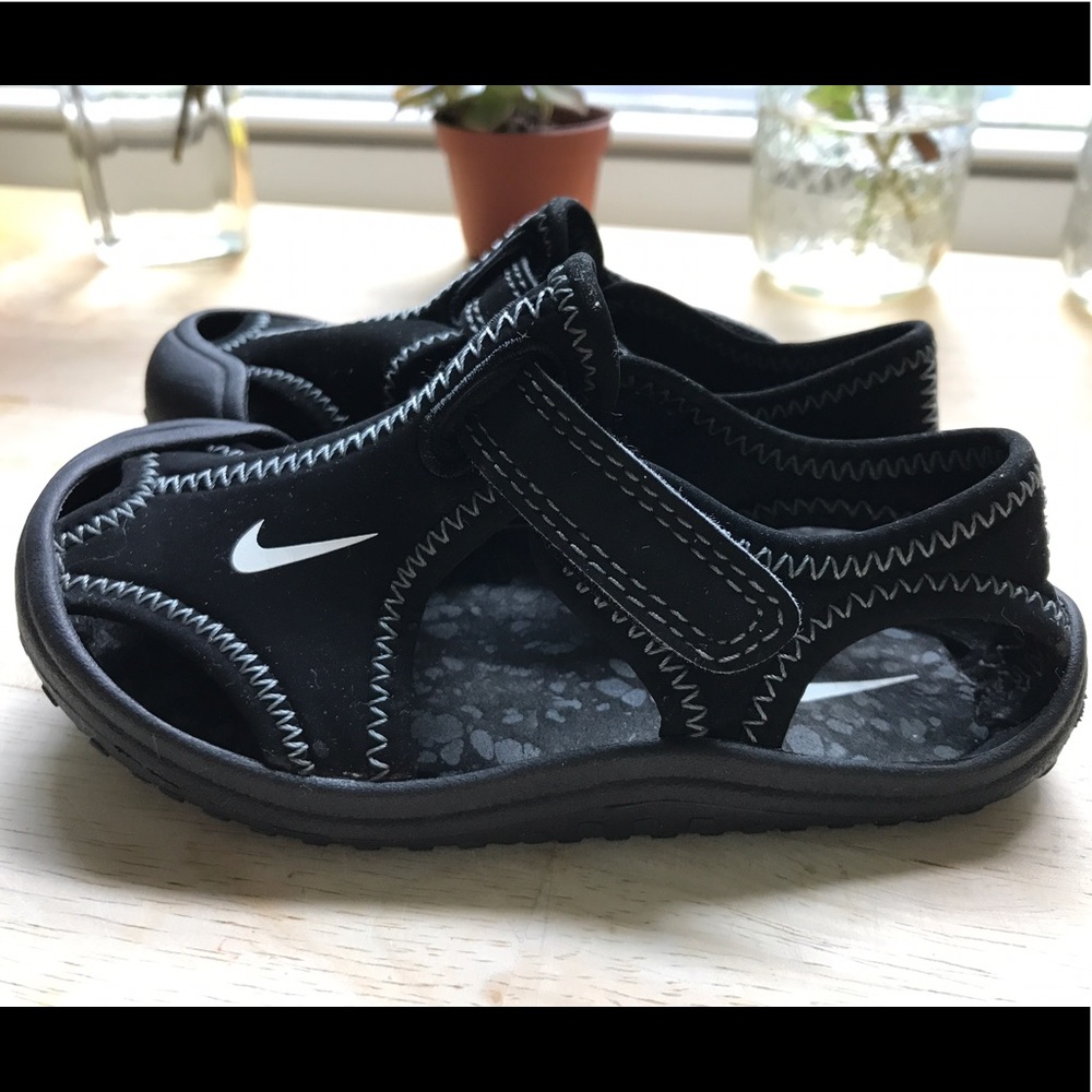**SOLD** Nike Sunray Protect Toddler Sandals
