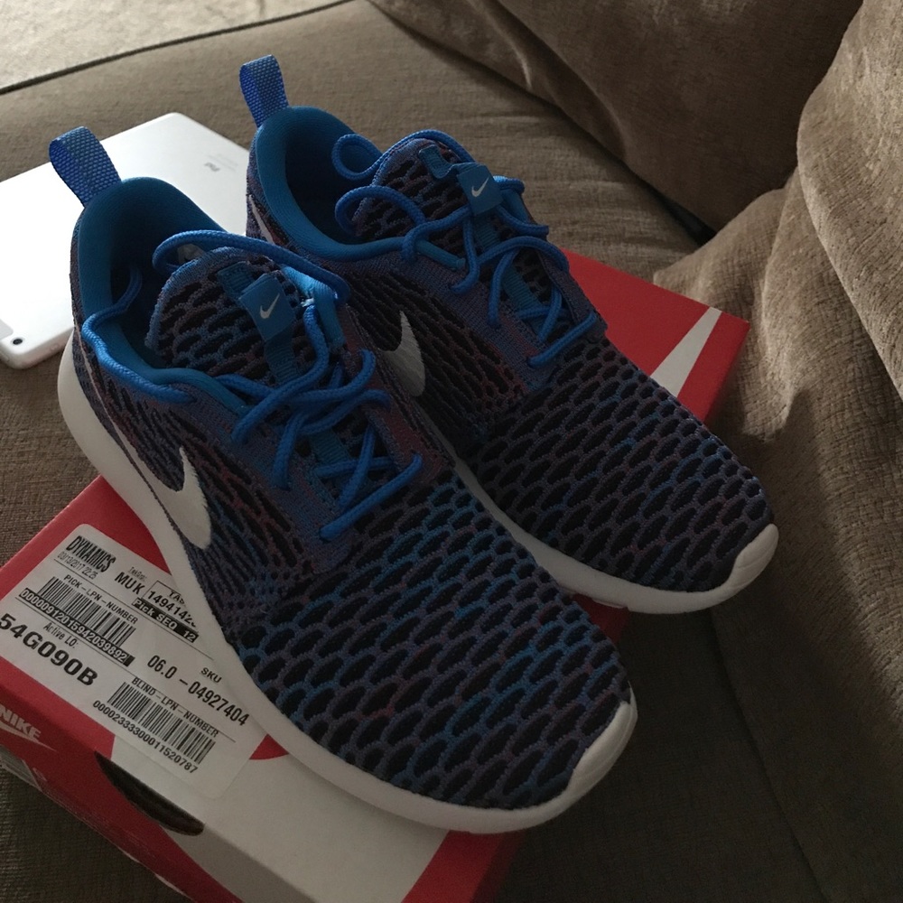 Shoes - Picture 2 of 4