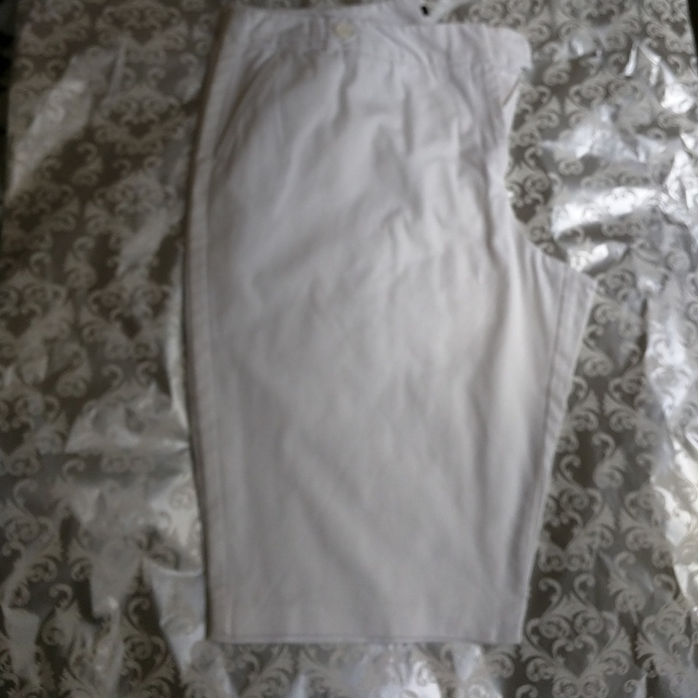 Plus  size White cotton Bermuda shorts