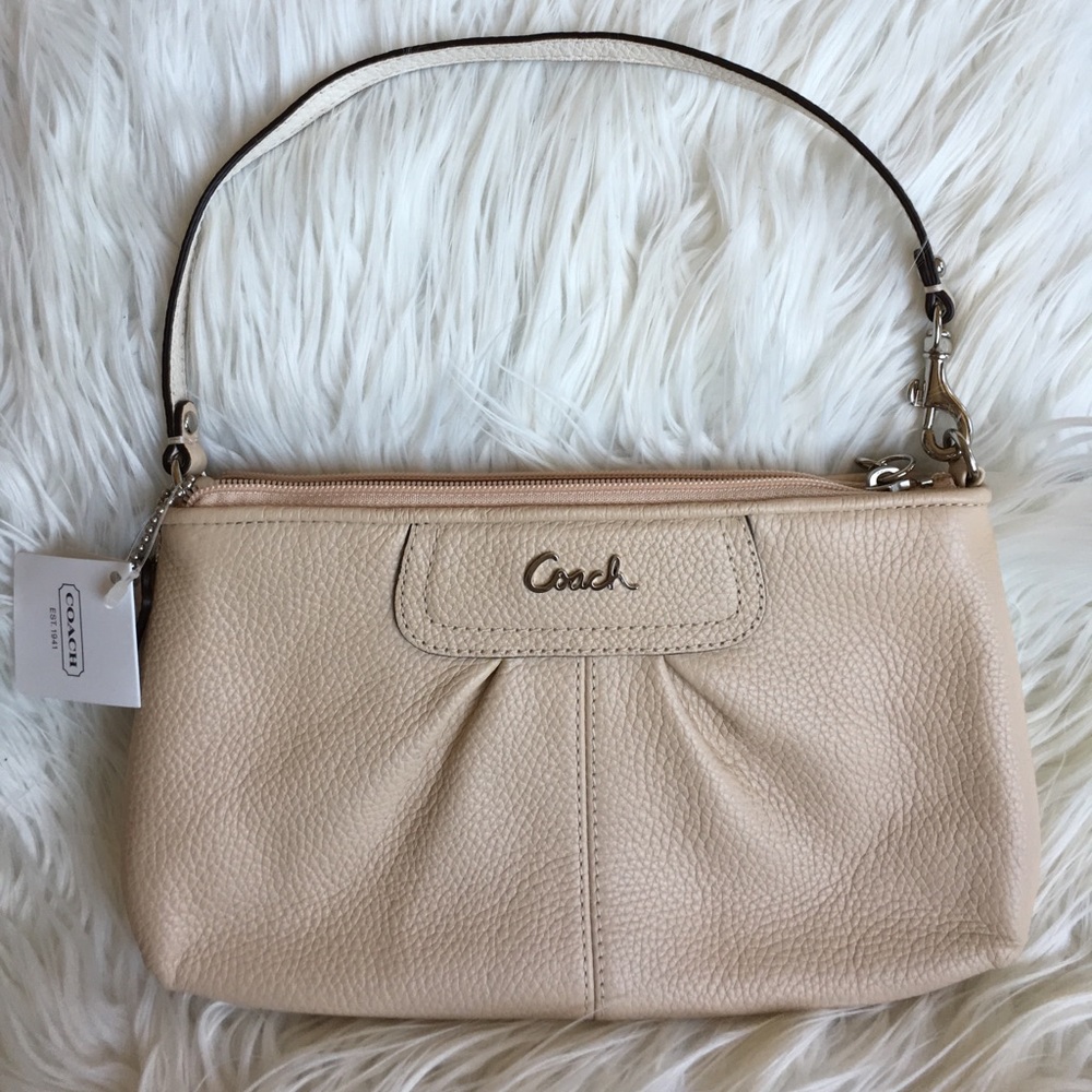 COACH Purse in Tan / Beige Soft Leather