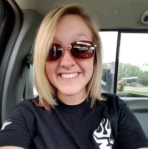 Meet your Posher, Carrie