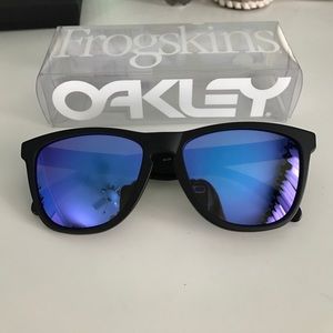 OAKLEY Frogskins Sunglasses!