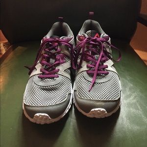 Like new, only worn once purple and gray Reeboks