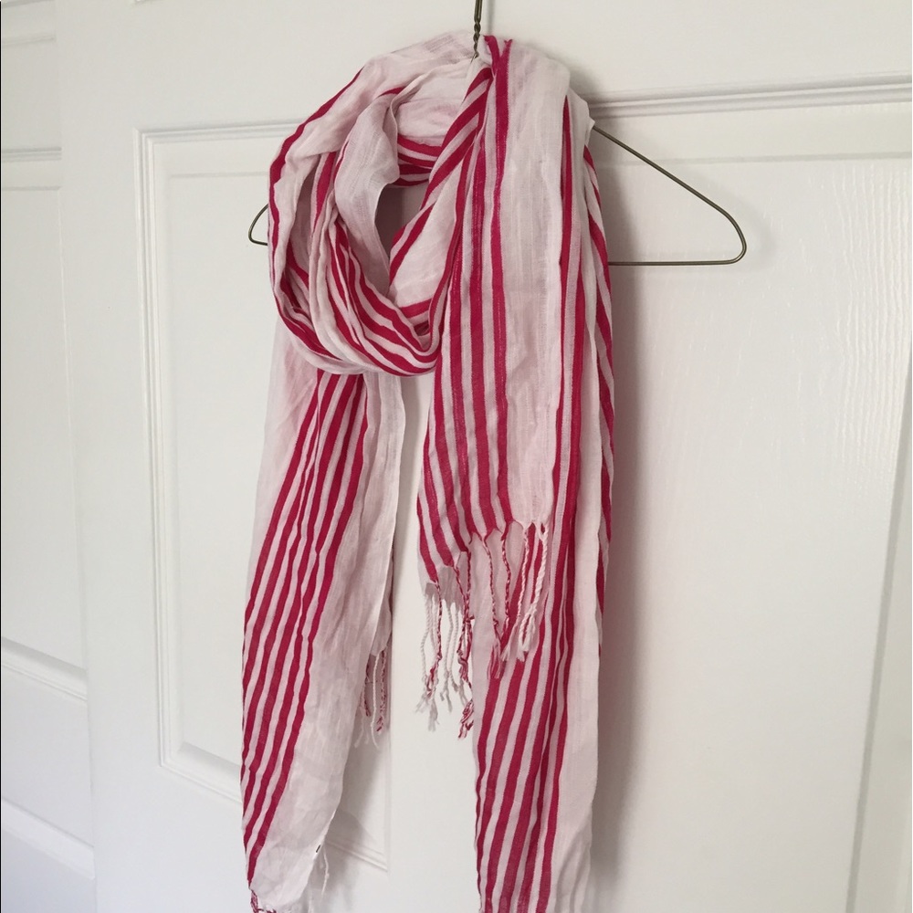 LAST CHANCE!! NWOT Lightweight summer scarf