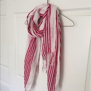 LAST CHANCE!! NWOT Lightweight summer scarf