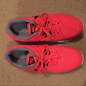 Nike Tennis Shoes