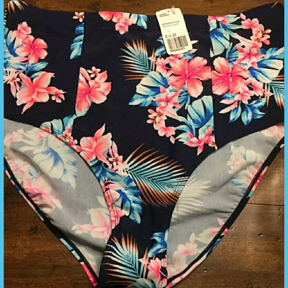 Forever 21 plus size bottoms ❤❤ cute swim!!