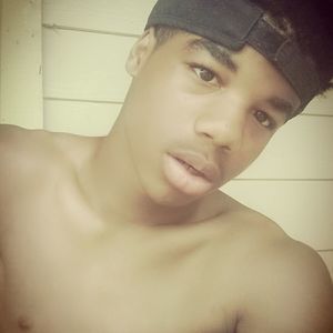 Meet your Posher, Desi