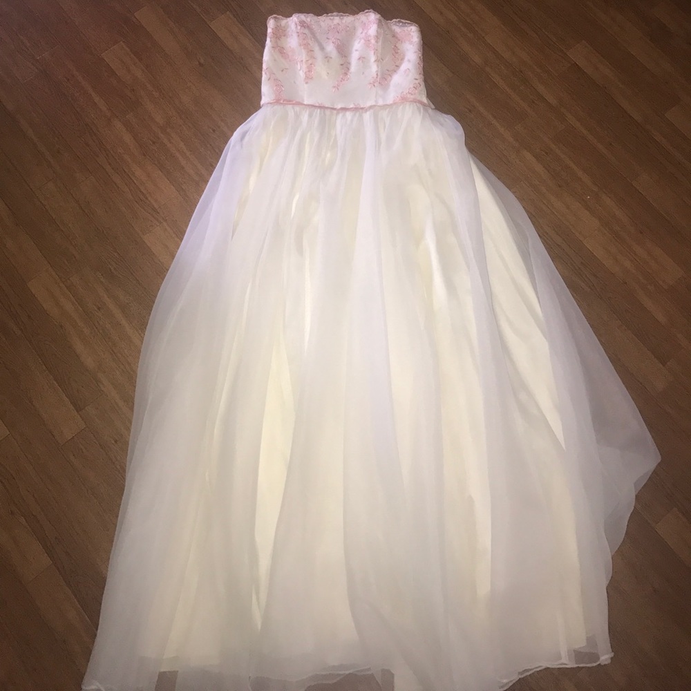 Prom/wedding dress.