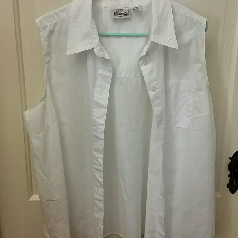 Button down sleeveless shirt