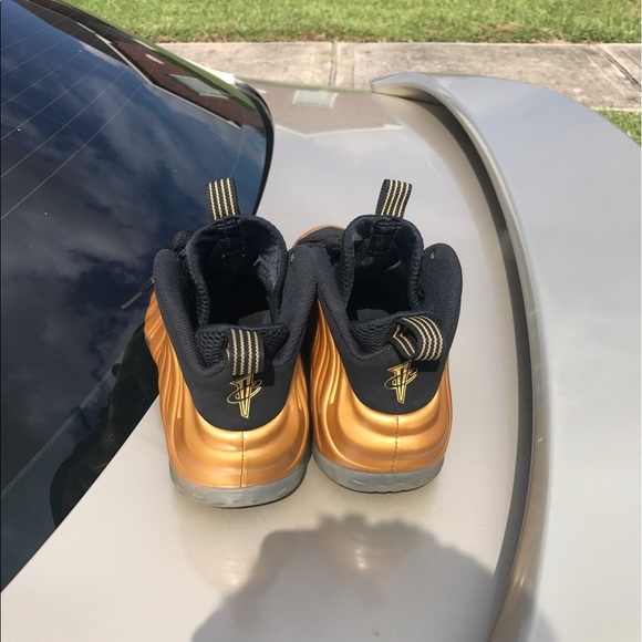 Nike foamposite one metallic gold