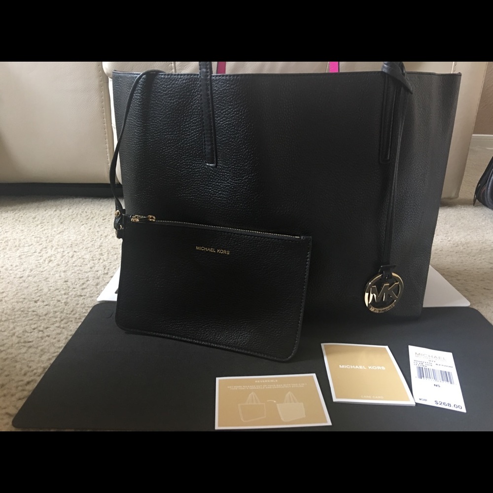 SOLD‼️🆕Michael Kors Reversible Tote