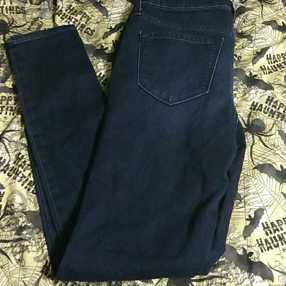 BNWOT Dark Blue "Rockstar" old Navy jeans 2R