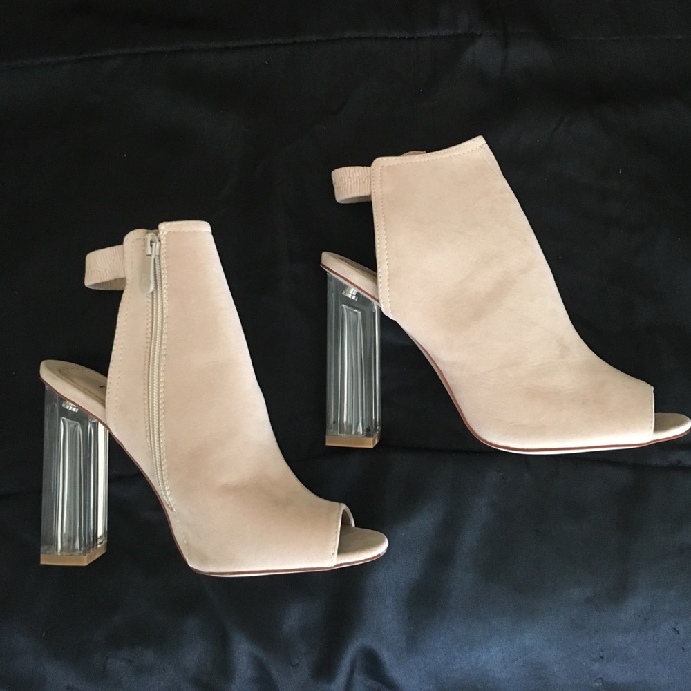 FASHION NOVA NEW Nude opened toed boot