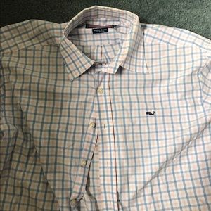 Vineyard Vines button down classic fit medium
