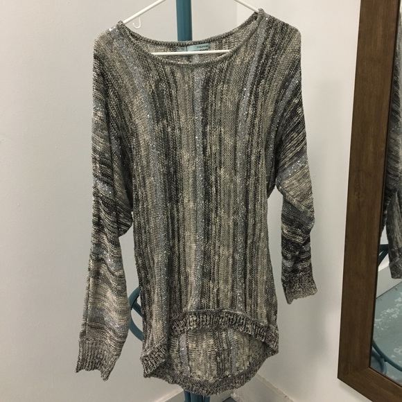 Sweater - Picture 1 of 4